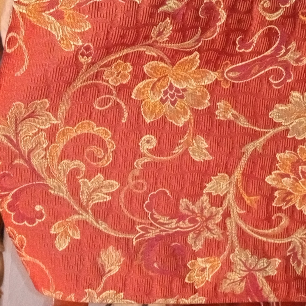 Gorgeous Table Runner - Picture 2 of 5